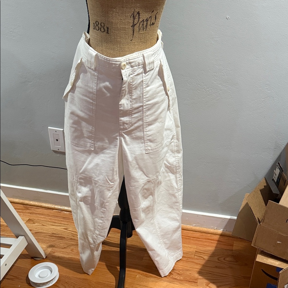 Banana Republic barrel style white pants 12